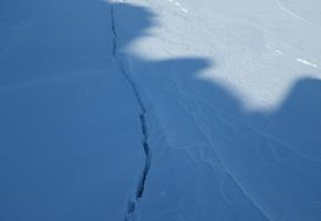 Sea ice cracks